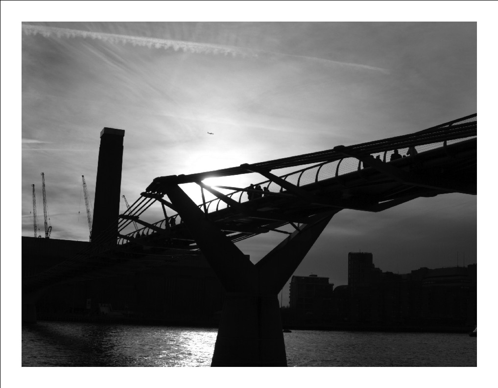 Millennium Bridge Photo